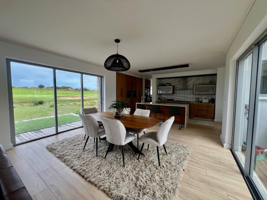5 Bedroom Property for Sale in Oubaai Western Cape